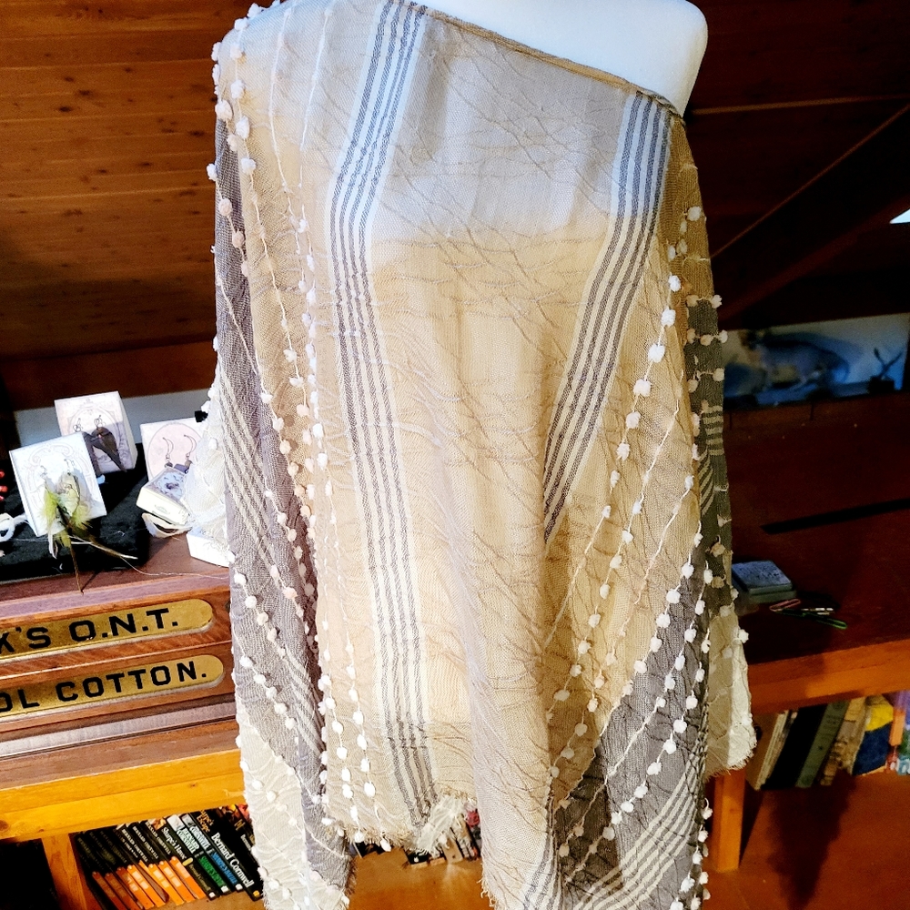 Demdaco Poncho